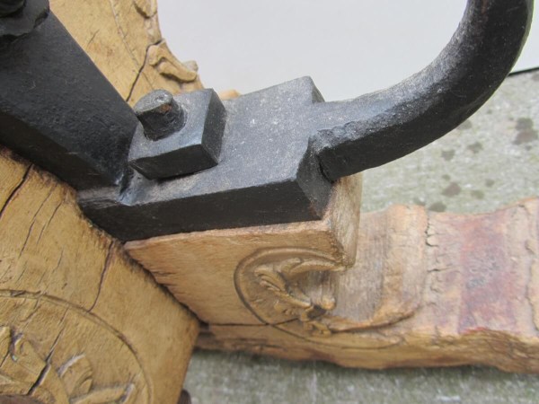 Antique-Italian-Carriage Axle-Siciliaans-wagenschot-Arrière-de-charrette-italienne-Francesco-Petrarca-Crammichele-Ragusa-Catania-00016